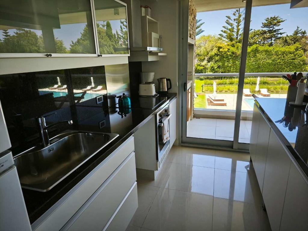 Alquilo 2 suites terraza parrillero propio piscina