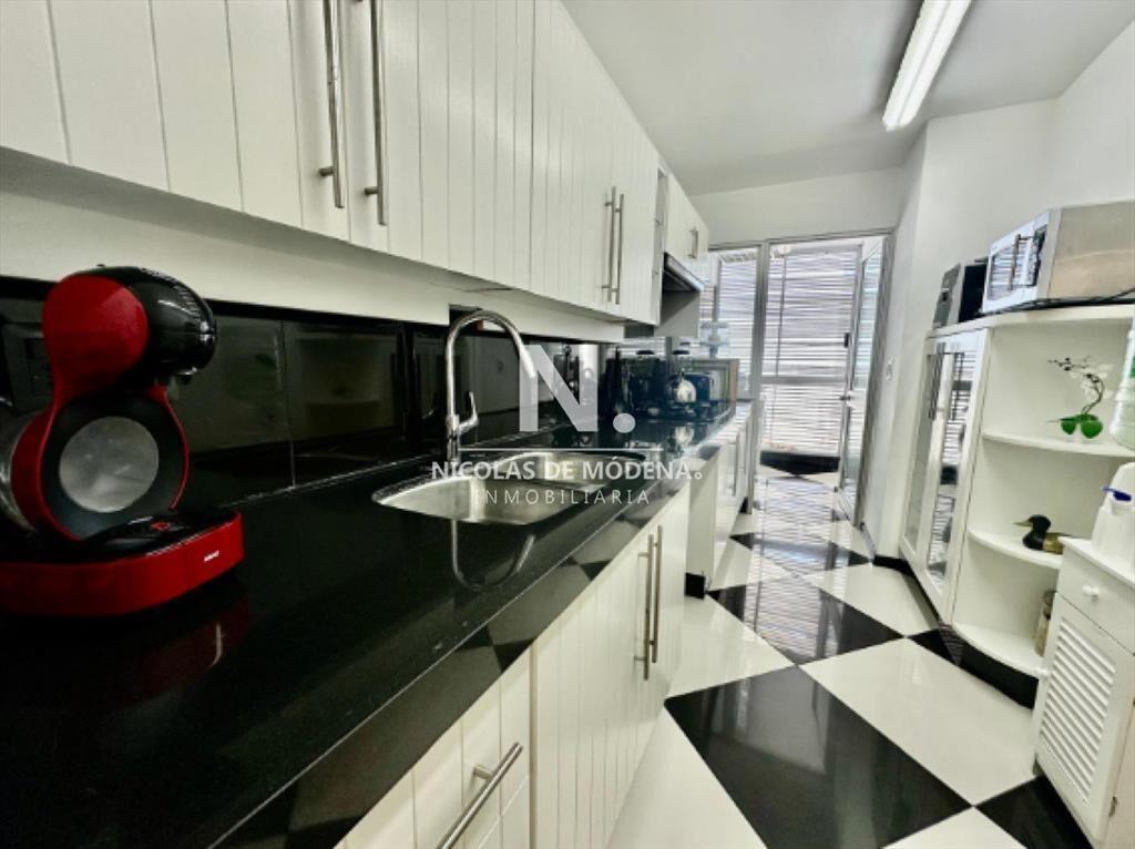 Vende apartamento de 3 dormitorios, con vista al