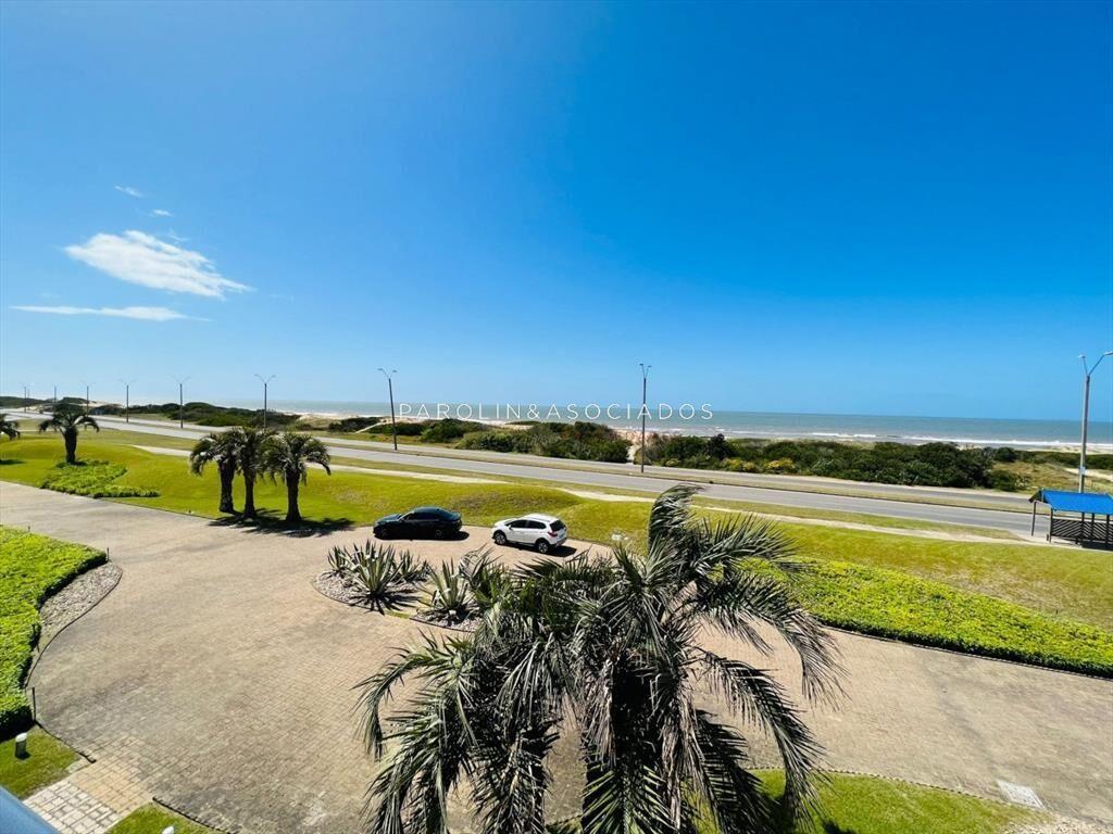 Semipiso de 3 dormitorios + dependencia en Punta