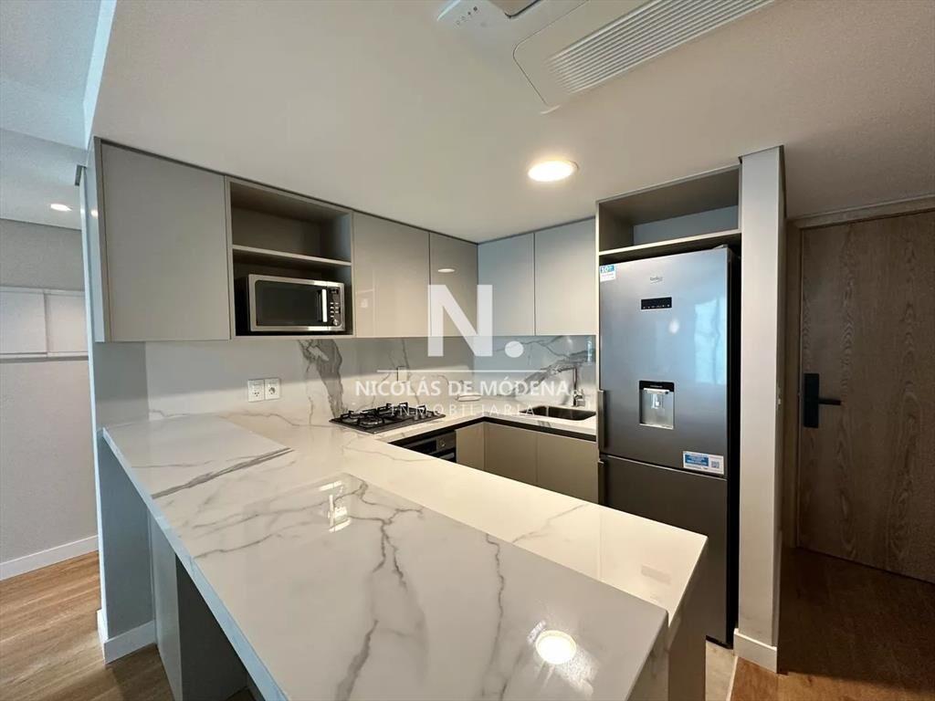 Venta Apartamento de 3 Dormitorio en El Corazon de Punta Ca