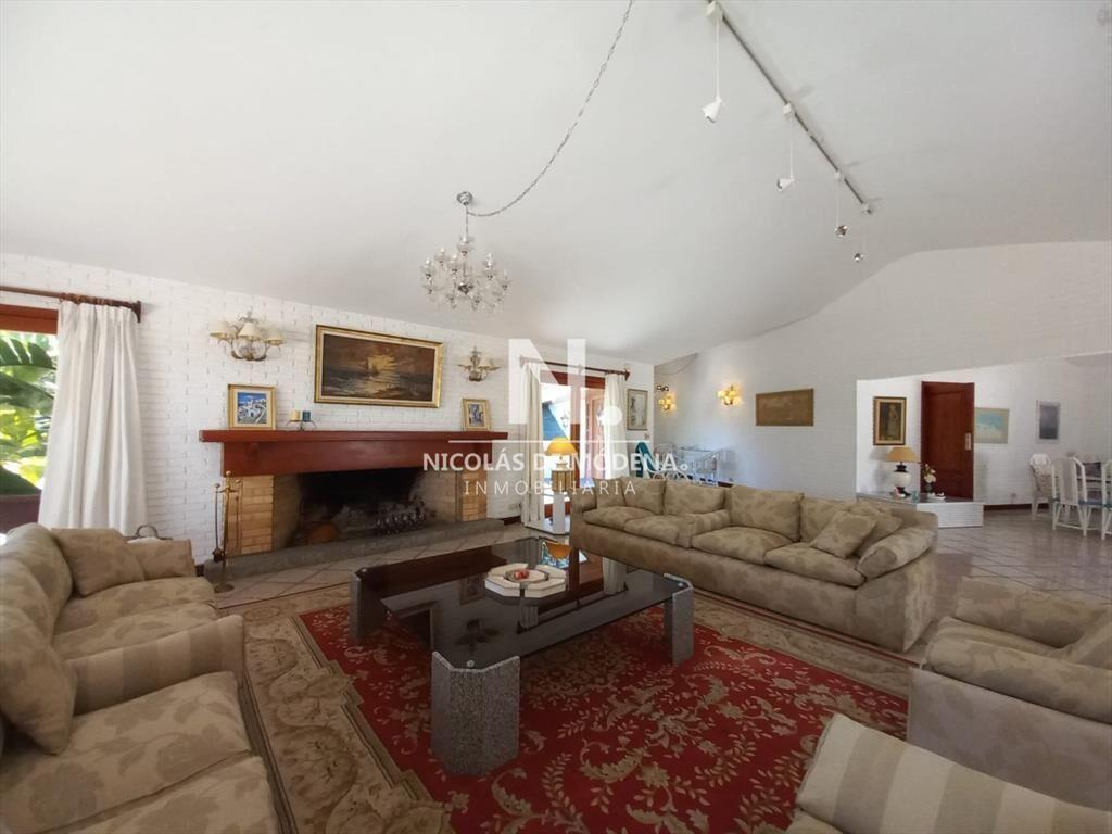 Vende y alquila gran casa de 5 dormitorios en del