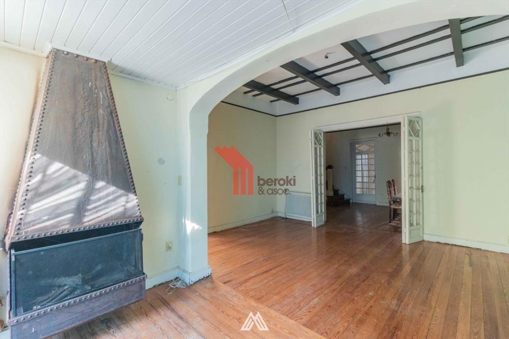 VENTA CASA DE 3 DORMITORIOS Y SERVICIO EN POCITOS