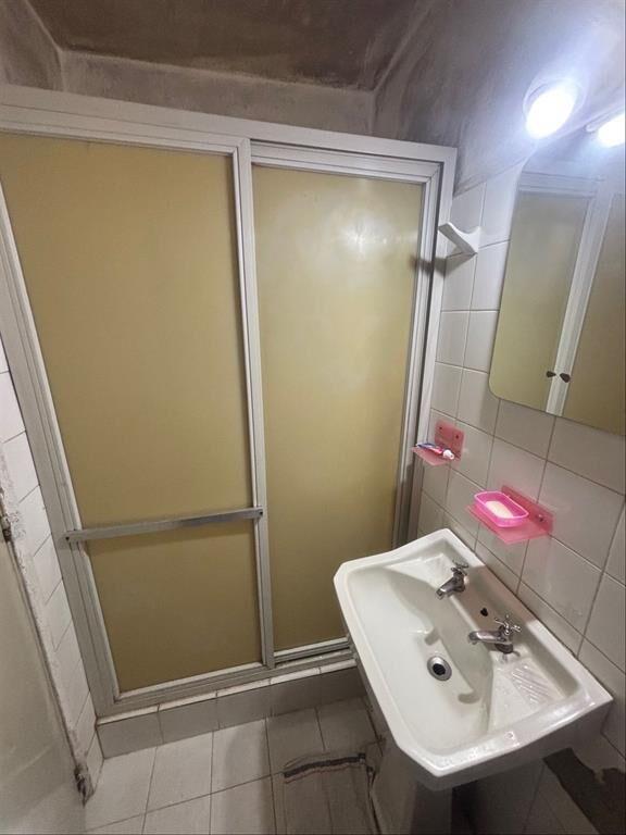 Apartamento de tres dormitorios en Complejo América.