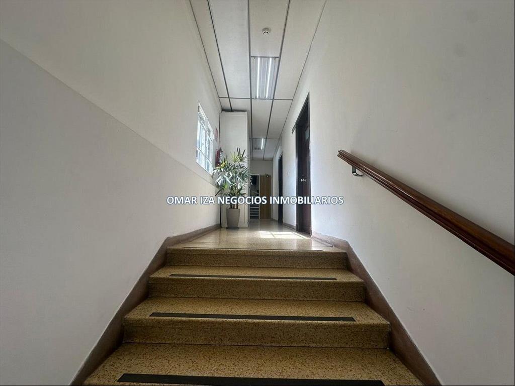 AQUILER OFICINAS EN AGUADA DE 250M2 APROX, ESCRITORIO, CONS