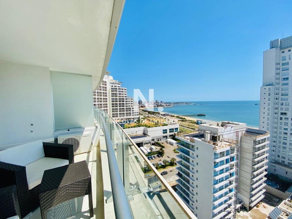 En venta Apartamento en Mansa - Punta del Este de 3 dormito