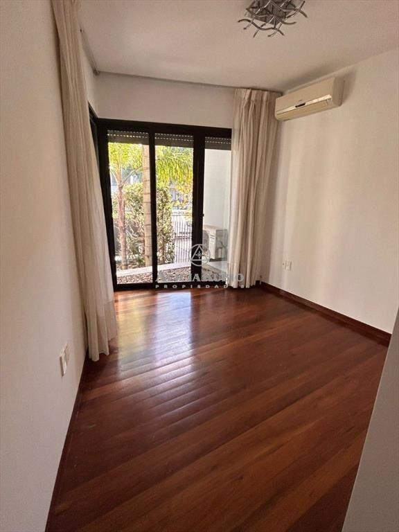 CASA DE REVISTA EN EL GOLF – 4 DORM. EN SUITE, 7 BAÑOS, ...