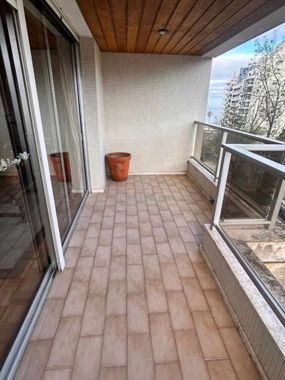FRENTE A VILLA BIARRITZ. 185 MTS. VAZQUEZ LEDESMA CASI R...