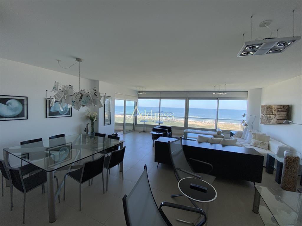 ¡Espectacular apartamento en primera linea frente a la bra