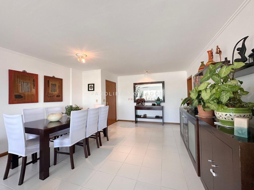 Apartamento de 3 Dormitorios + dependencia en en