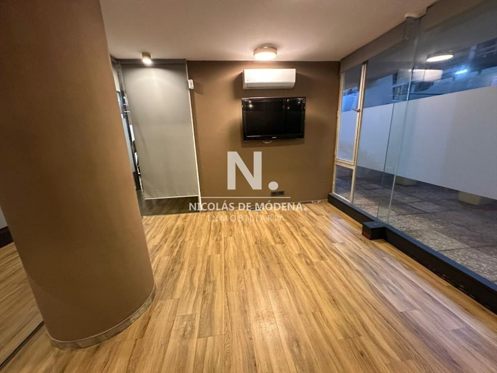 ALQUILER Local comercial + oficinas de 154 m²