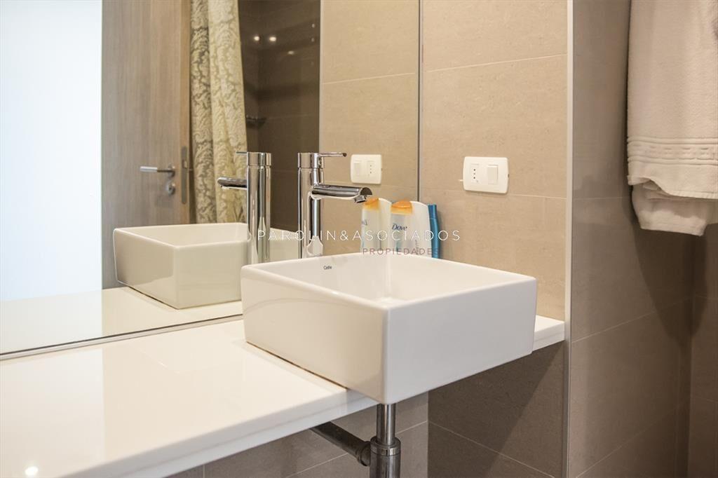 Piso alto con vista panoramica, 1 dormitorio y en
