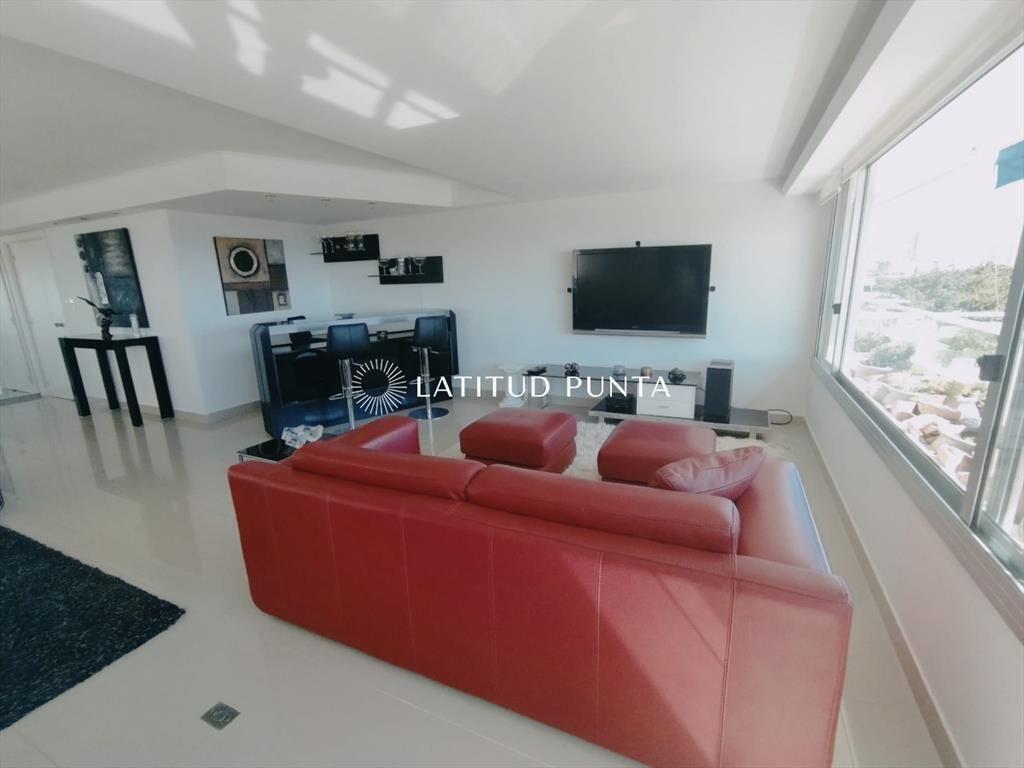 Apartamento frente al mar, 3 dormitorios más dependencia