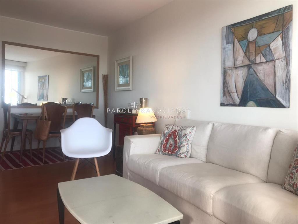 Apartamento en venta en Península vista al mar.