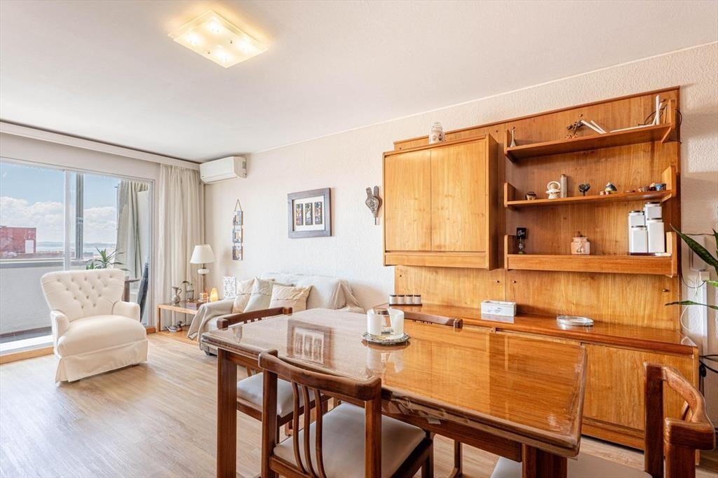 Apartamento de 1 dorm y 1/2 en venta Punta del Est