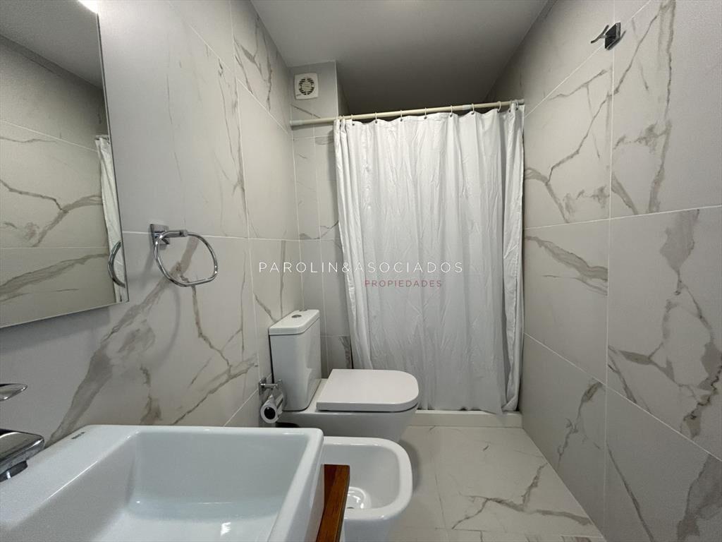 VENTA DE APARTAMENTO DE 2 DORMITORIOS Y 2 BAÑOS