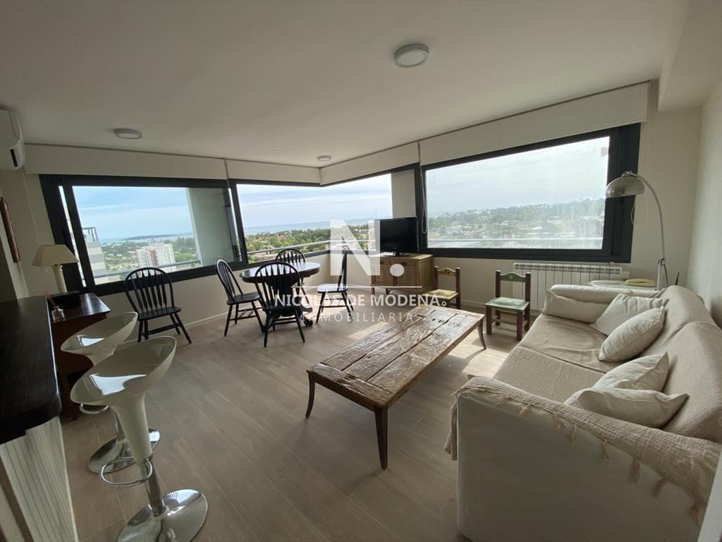 Vende apartamento PentHouse de 3 dormitorios en