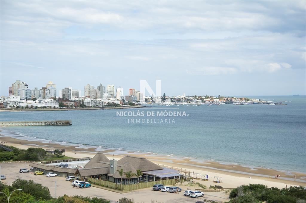 Departamento de 3 suites en venta, en el edificio
