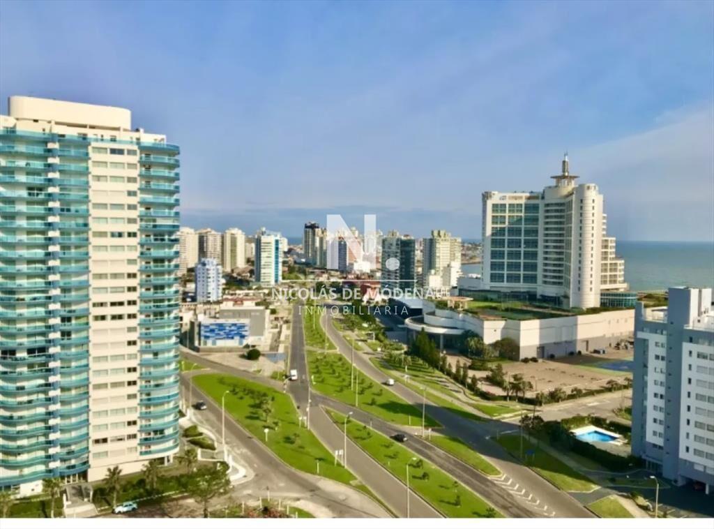 Venta de Apartamento 3 dormitorios en Playa Punta