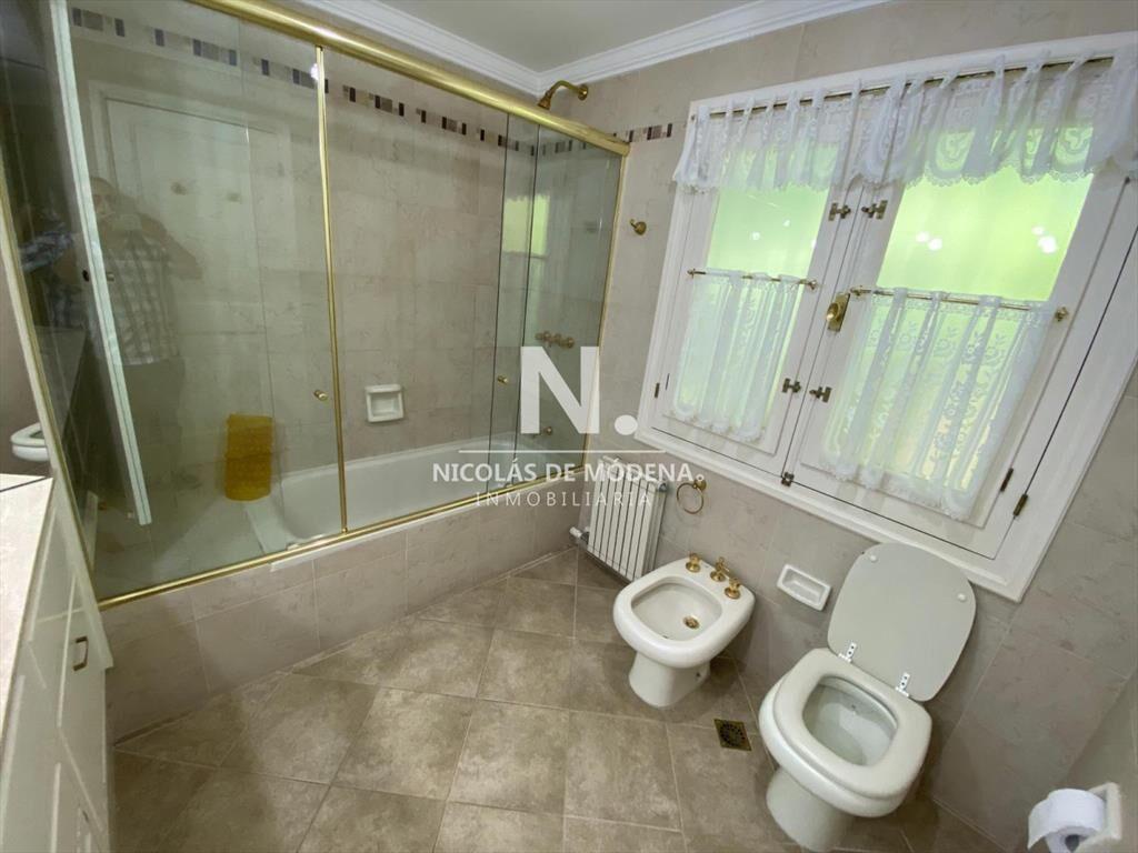 Hermosa Chalet en venta, Mansa., Bajo de Precio.