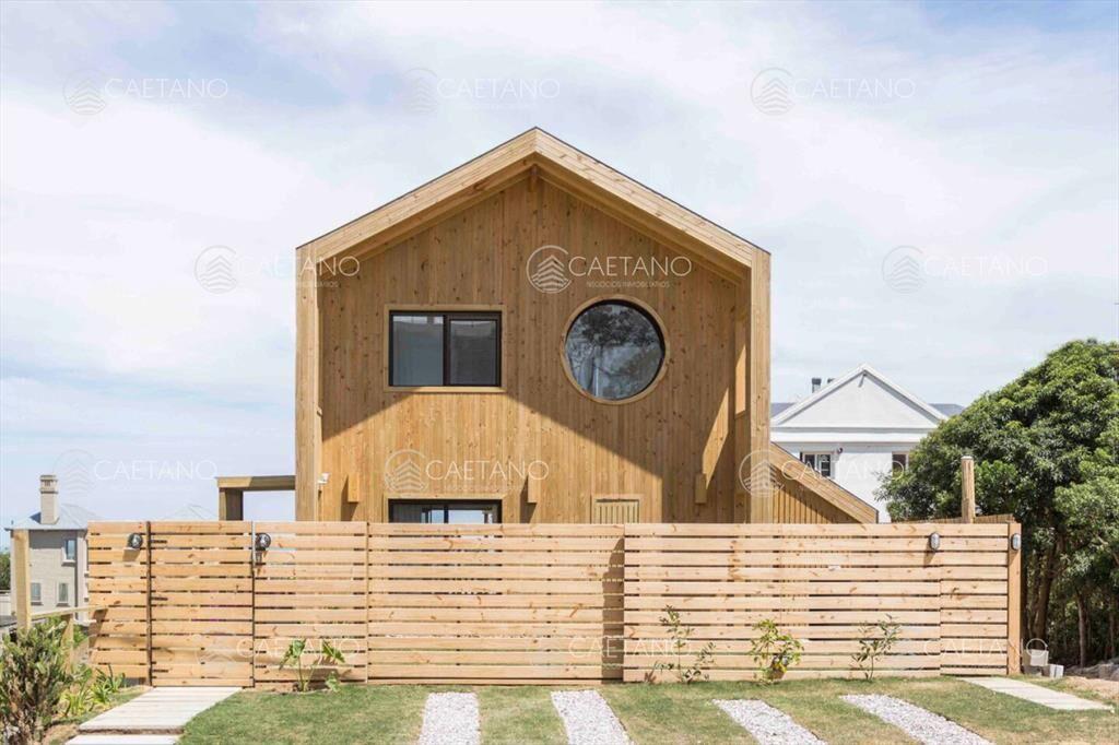 Casa en La Barra, Montoya