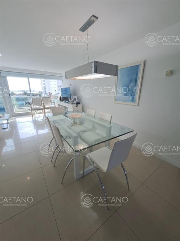 Apartamento en Playa Mansa a la venta 3 con vista