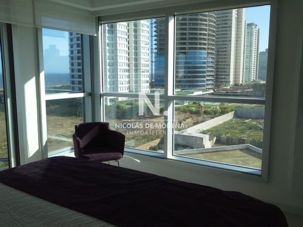 Departamento de 4 suites en venta, zona de la