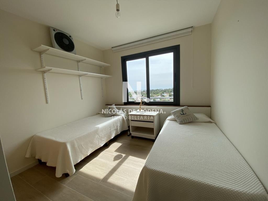 Vende apartamento PentHouse de 3 dormitorios en
