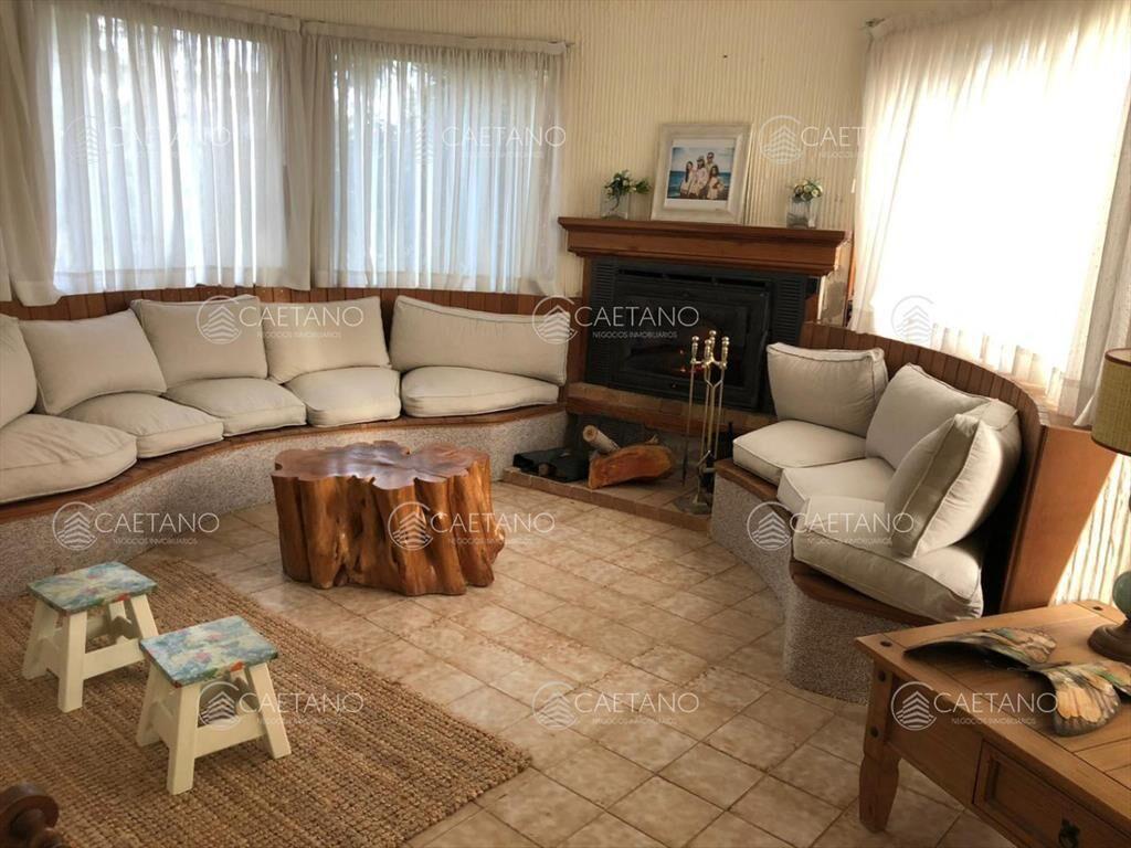 casa en excelente ubicación, 8 dormitorios