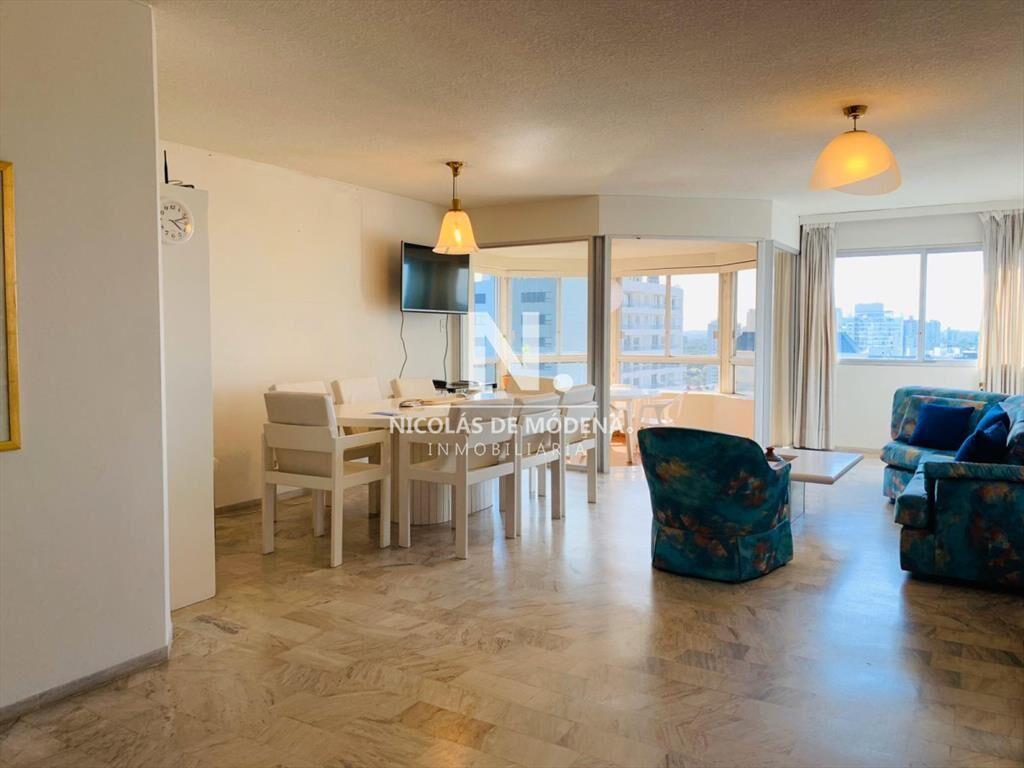 Departamento de 3 dormitorios, en Roosevelt, Punta Del Este