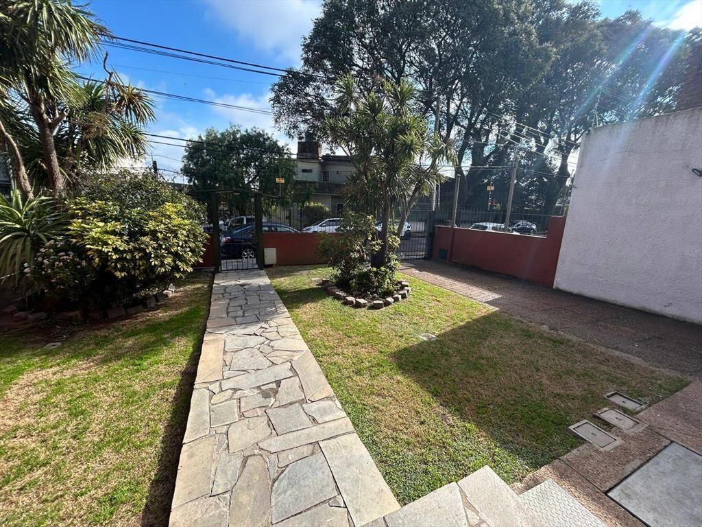 Venta de Apartamento con 3 dormitorios en Buceo con saldo AN