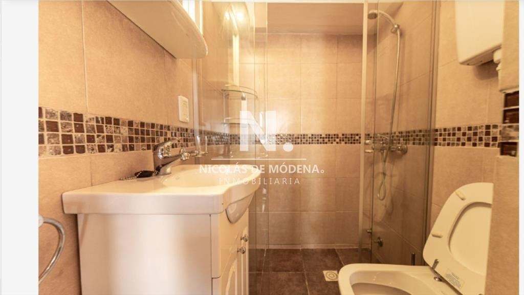 VENDE CASA DE 5 DORMITORIOS EN PLAYA MANSA, PUNTA