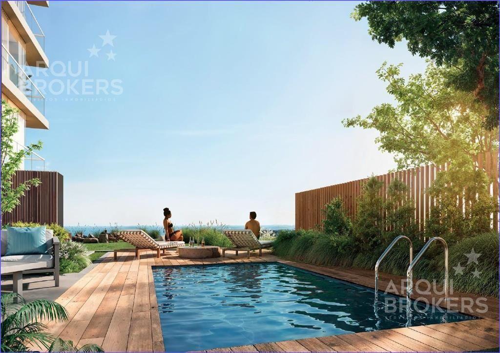 Apartamento de tres dormitorios en venta en Lagomar