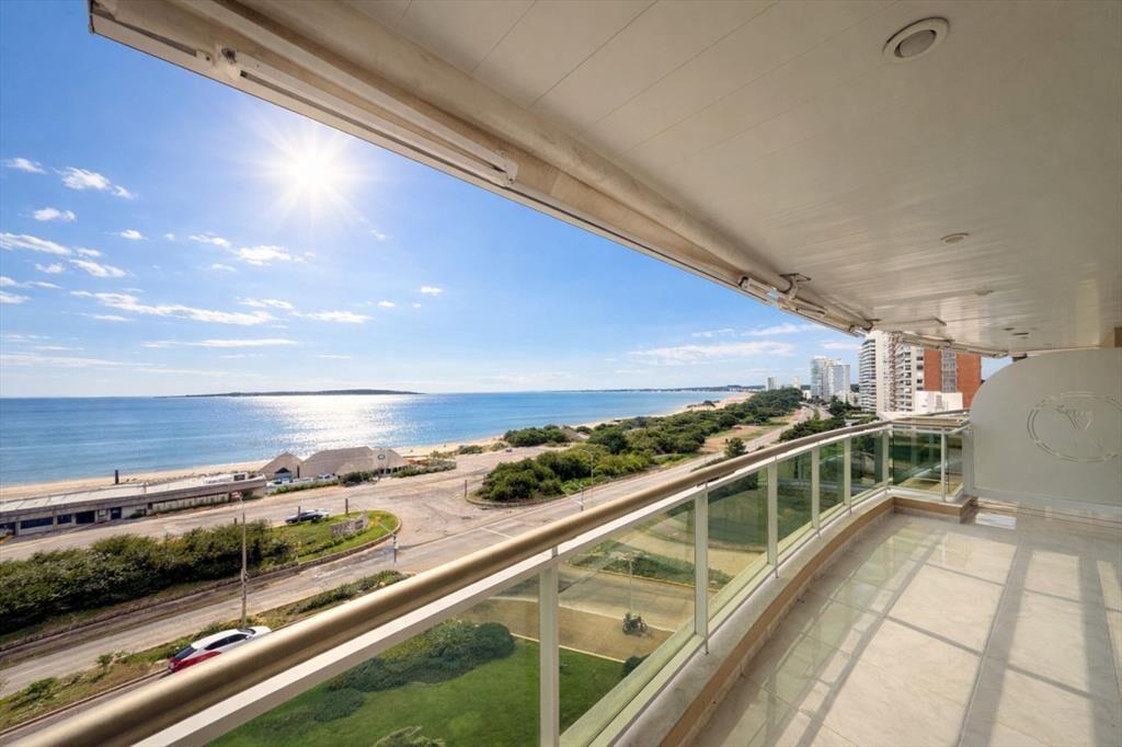 APARTAMENTO EN VENTA 3 DORMITORIOS - CORAL TOWER
