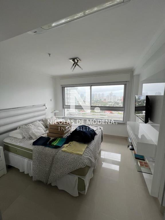 Vende apartamento con hermosa vista de 2 en Punta