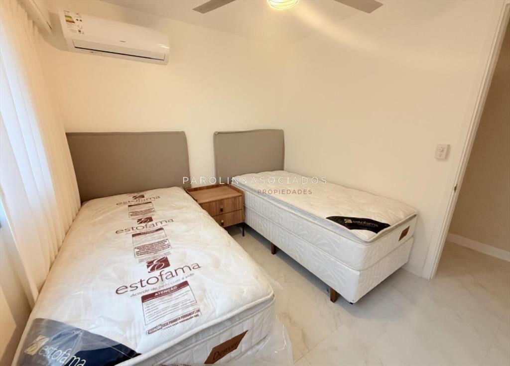 Apartamento en venta de 3 dormitorios en edificio