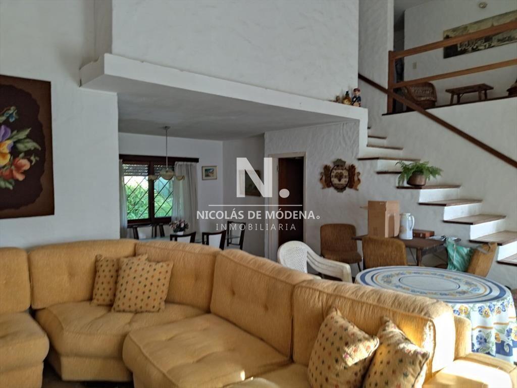 En venta casa de 4 dormitorios en San Rafael - y
