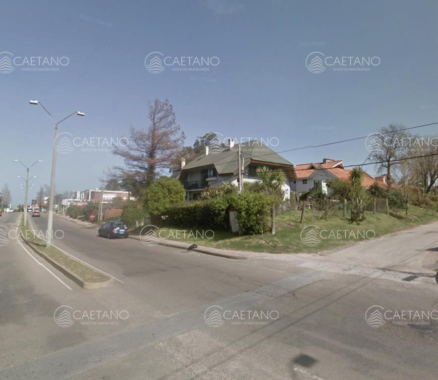 Casa a tres cuadras de la playa mansa, en la parada 25