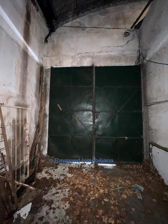 Venta local 1624m2 en Brazo Oriental con renta