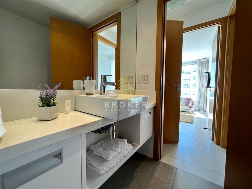 Venta de apartamento de dos dormitorios en