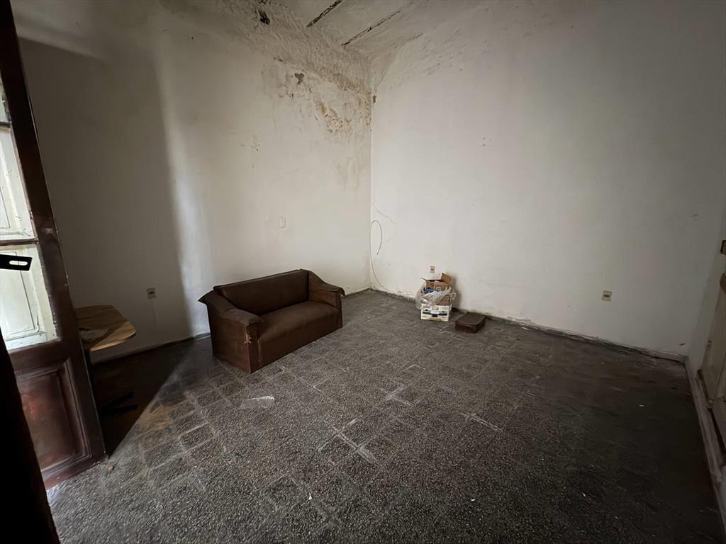 Venta de Casa con 2 dormitorios y patio en Cordón Sur