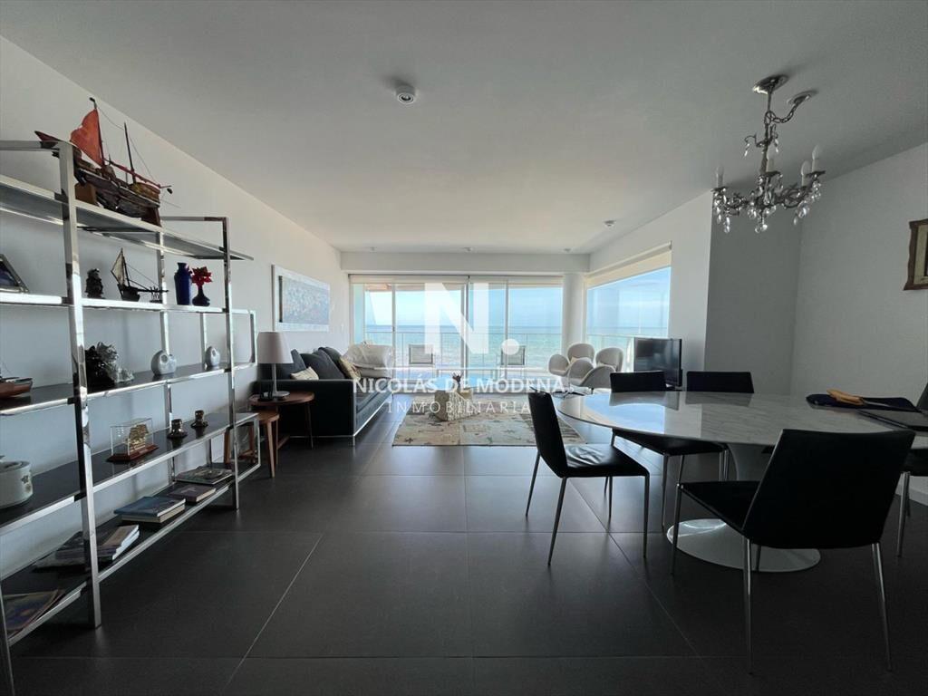 En venta apartamento de 2 dormitorios en suite en