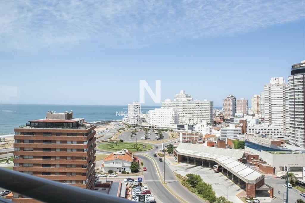 Apartamento de 2 dormitorios en Torre Imperiale ,
