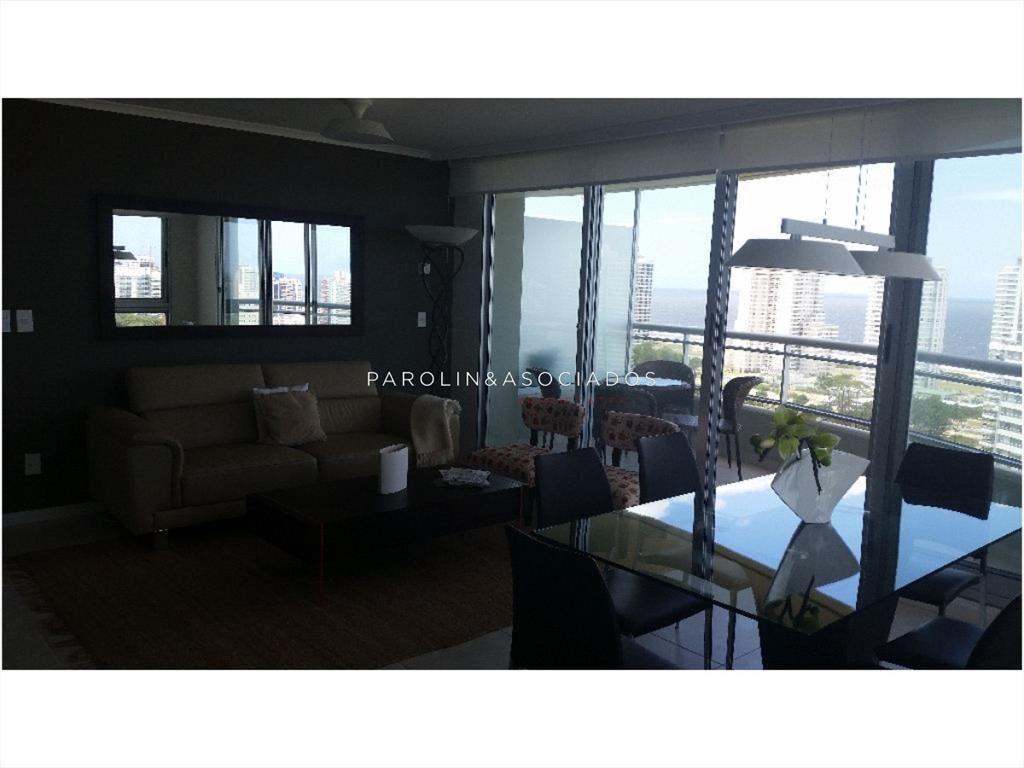 Apartamento en venta en Torre Ocean Drive, Punta
