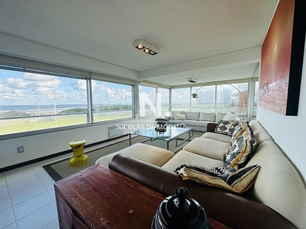 Alquiler y venta de apartamento 3 dorm. mas dep. playa brav