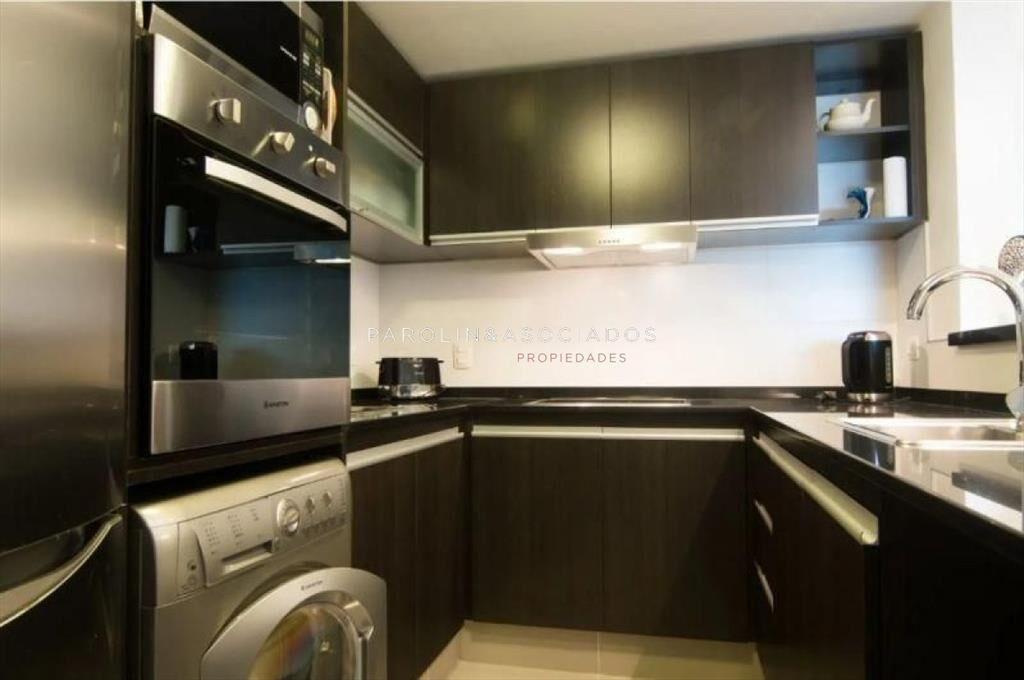 Apartamento en venta en piso alto en Forest Punta