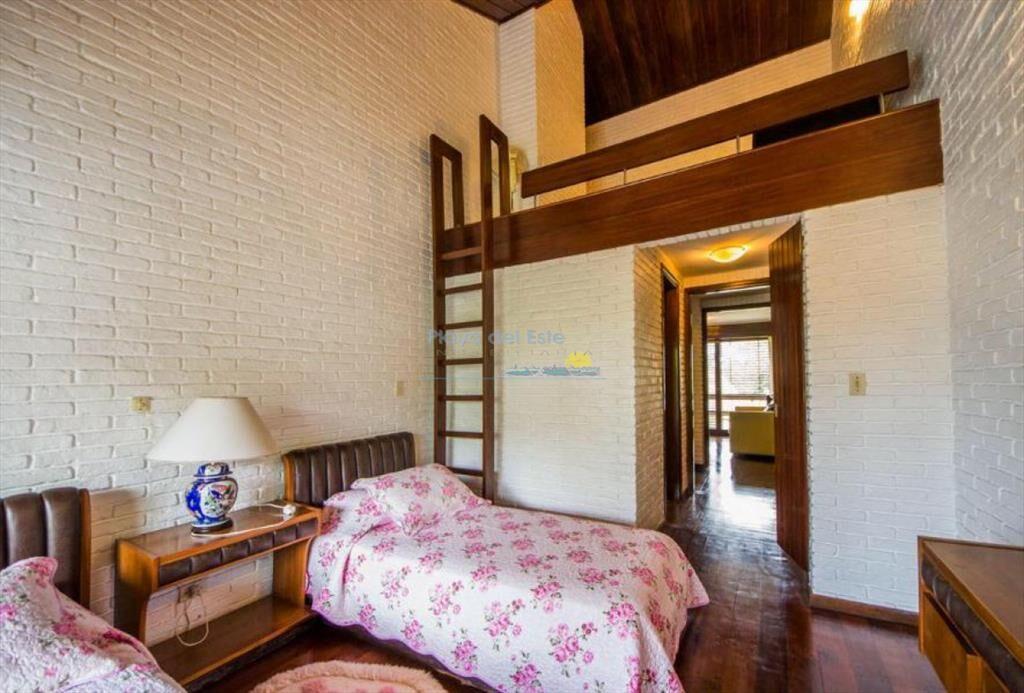 ESPECTACULAR CASA PUNTA DEL ESTE