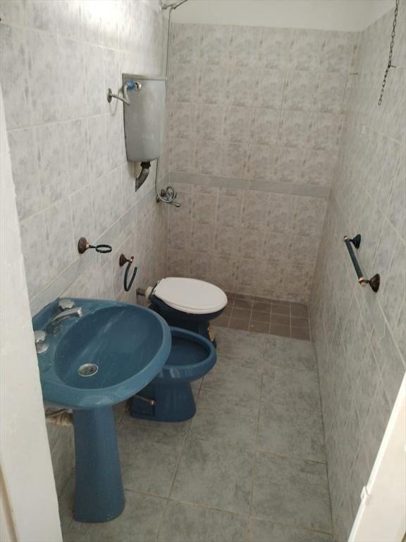 Casa grande en pleno centro con local comercial