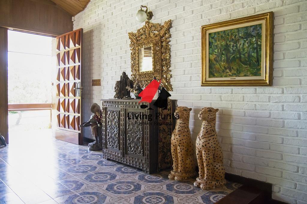 Hermosa casa en venta a pocos metros del mar.
