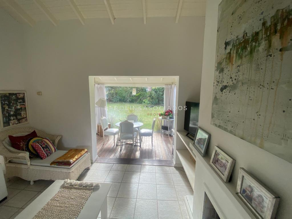 VENTA CASA DE 4 DORMITORIOS BARRIO PRIVADO LA ARBOLADA PUNT