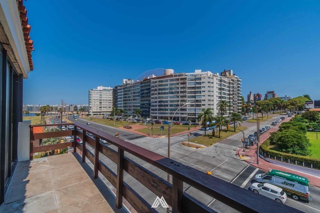 ALQUILER APART 5 DOR  Y SERVICIO RAMBLA DE POCITOS